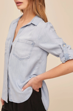 Load image into Gallery viewer, Bella Dahl - Split Back Button Down Shirt - Light Sunspray Wash
